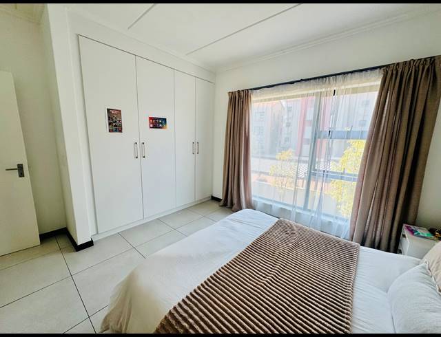 2 BEDROOM FLAT FOR SALE IN MAROELADAL